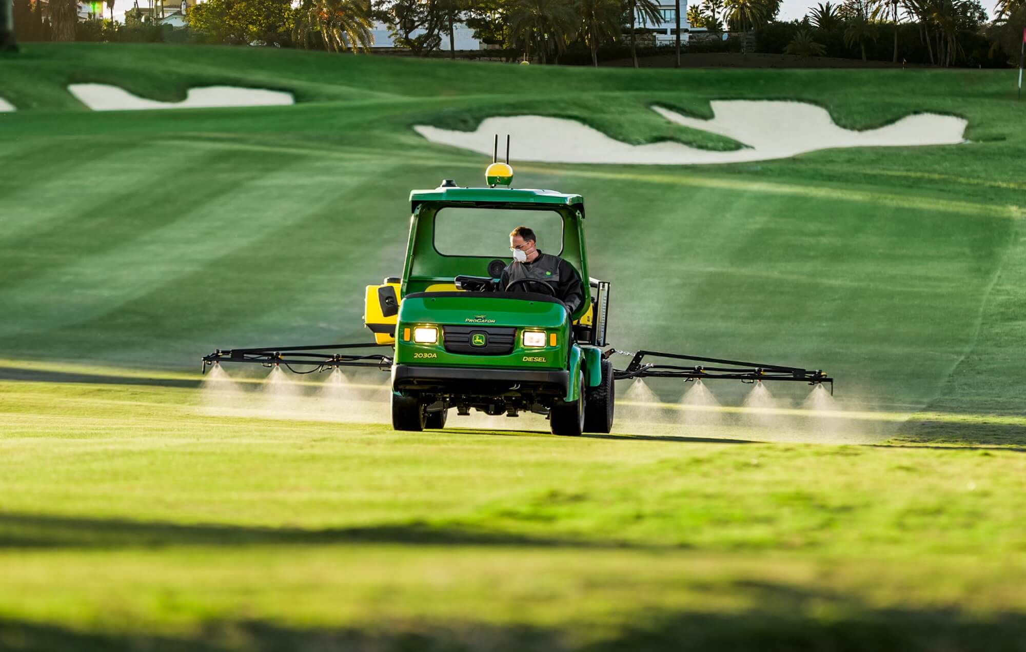 John Deere-8903